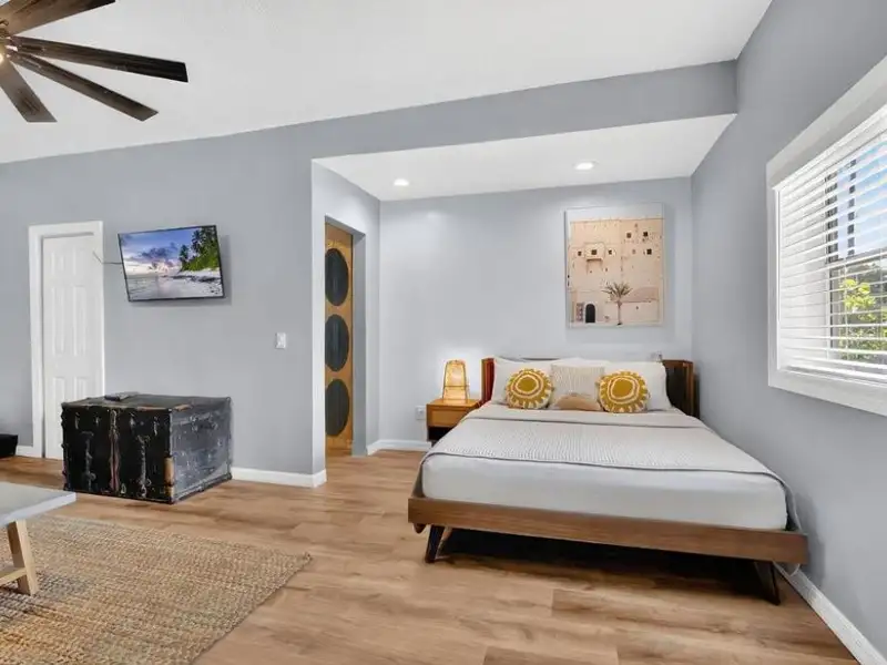 Charming Airbnb Home Near Downtown Orlando with In-law Suite and Expansive Backyard