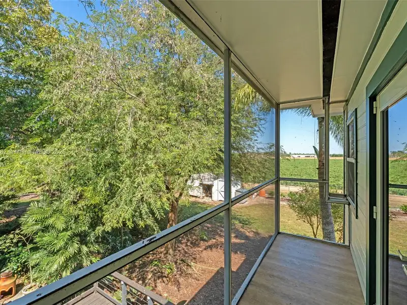 Remodeled 5-bedroom Home on 1 Acre in Redlands Near National Parks