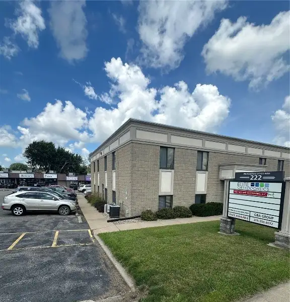 Versatile 2582 Sf Commercial Space in High Visibility Location with Excellent Parking