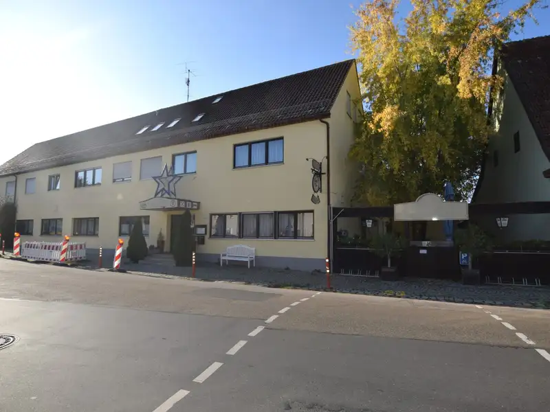 Restaurant and Guest Accommodation with Owner's Apartment in Modernized Facility