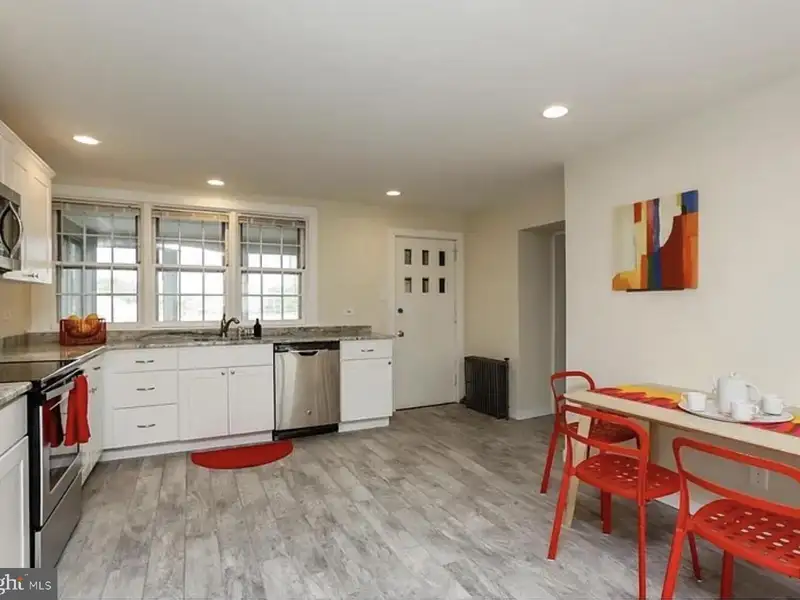 Mixed-use Commercial Property with Office, Garage, and Apartment in Flourtown