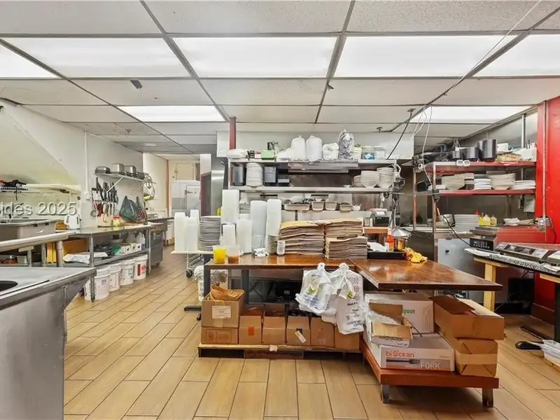 Mid-island Restaurant for Sale Near Palmetto Dunes with Outdoor Dining Area