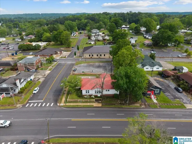Renovated B-3 Zoned Home in High Traffic Area, Ideal for Air B&b or Event Rentals