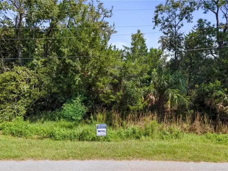 Versatile Commercial Building in Prime Location