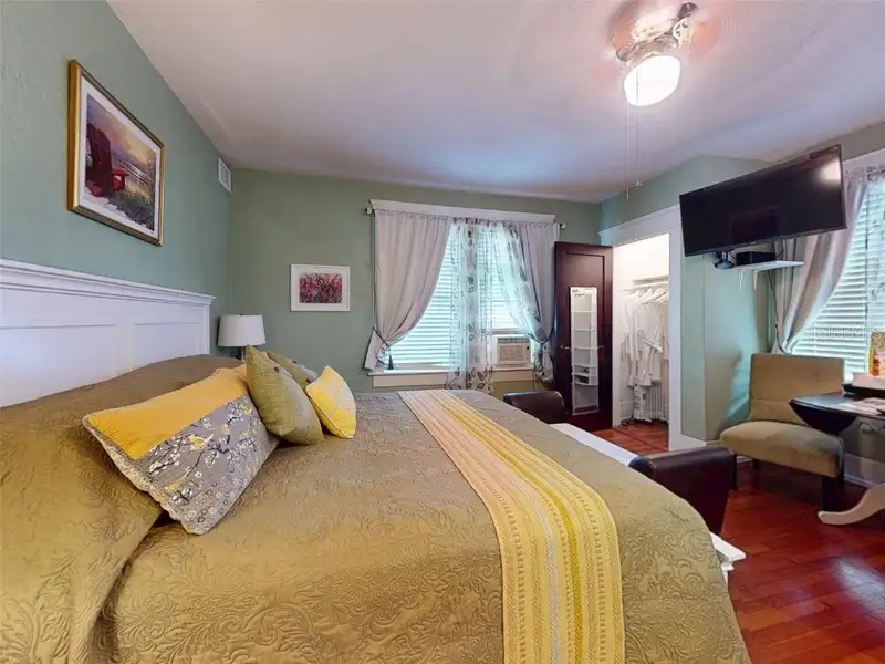 Historic Home and Turnkey Bed & Breakfast in Downtown Daytona Beach