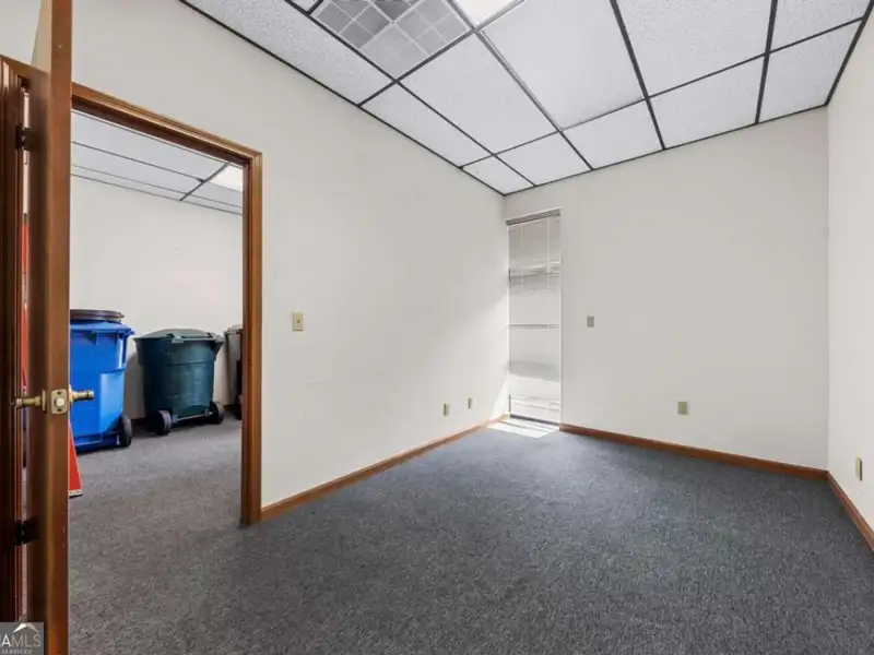 9,000 Sqft Industrial Building on 1.03 Acres in St. Marys, Ga
