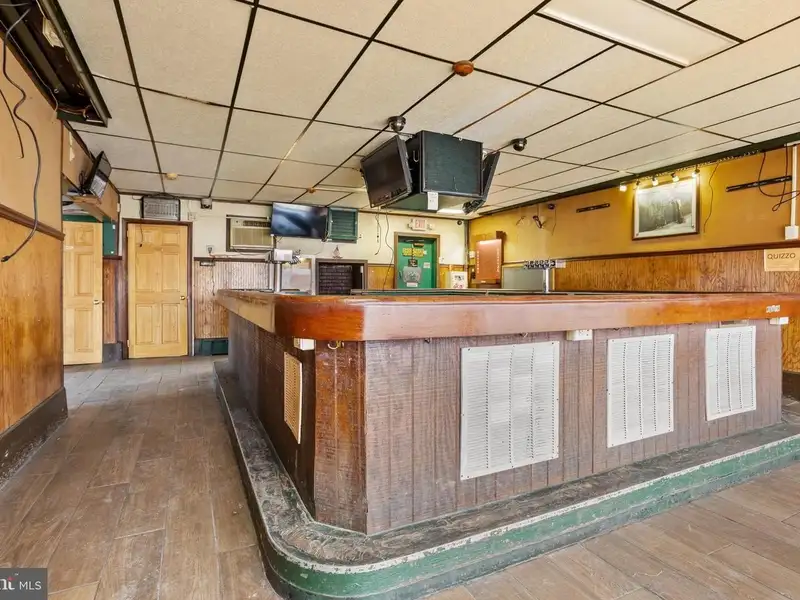 Standalone Commercial Building with Apartment on Macdade Boulevard