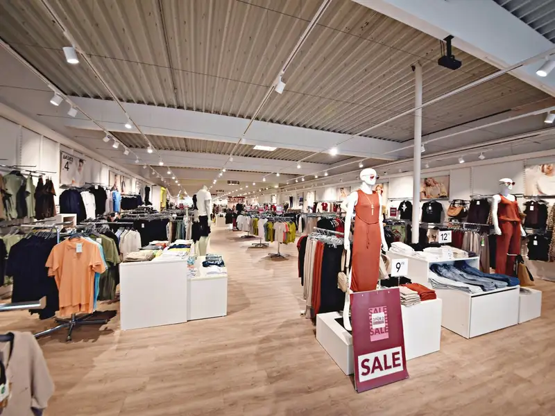Commercial Retail Property in Bückeburg City Center with Stable Rental Income