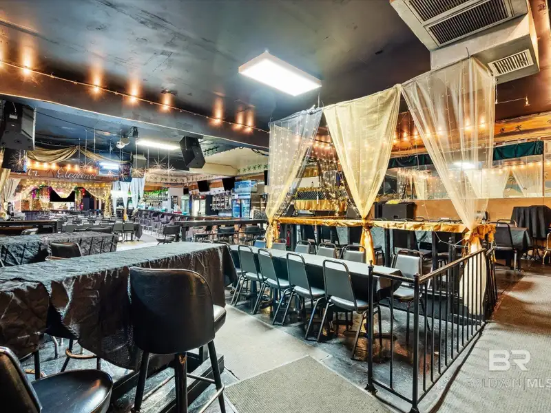 Prime Franchise-ready Lounge with Expansion Potential Near Downtown Mobile