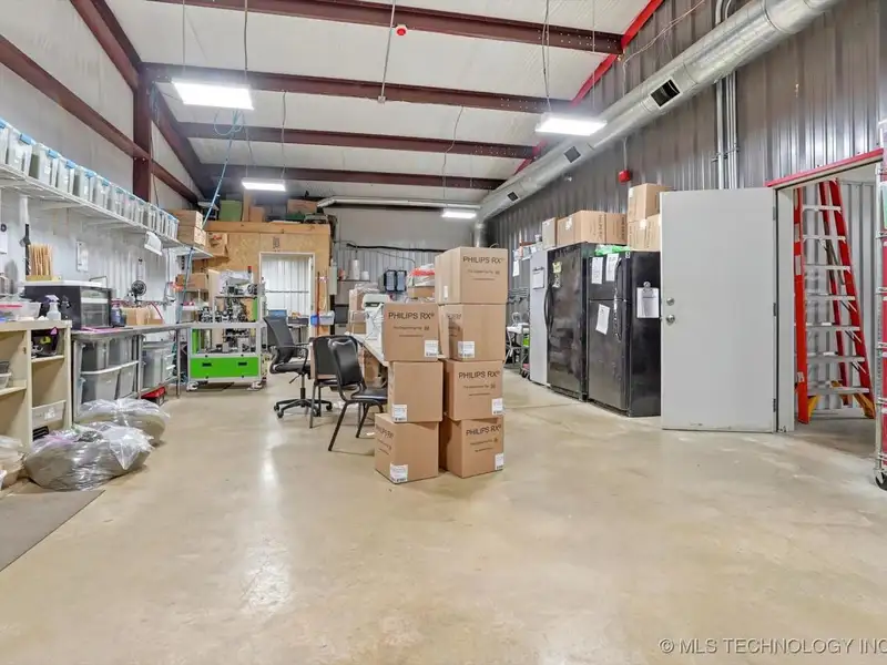 Modern Industrial Property on 9 Acres with Versatile Space and Expansion Potential