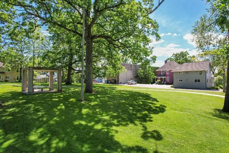 Turnkey B&b and Event Center in Wisconsin Dells with 17 Guest Suites