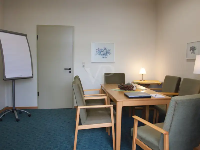 Investment Opportunity: Well-maintained Seminar Facility on 8,429 M² in Bad Pyrmont