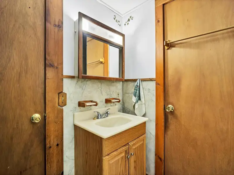 Commercial Retail/warehouse with Charming Colonial Home in High-traffic Corner Location