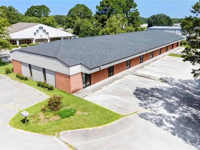 Versatile Commercial Building in Prime Location