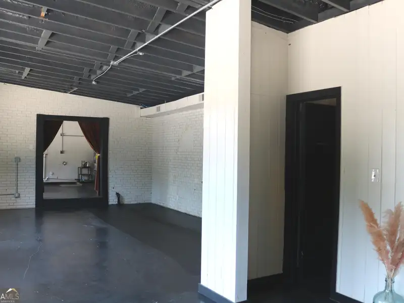 Commercial Building with Private Parking in Central Rome, Adaptable Open Floorplan