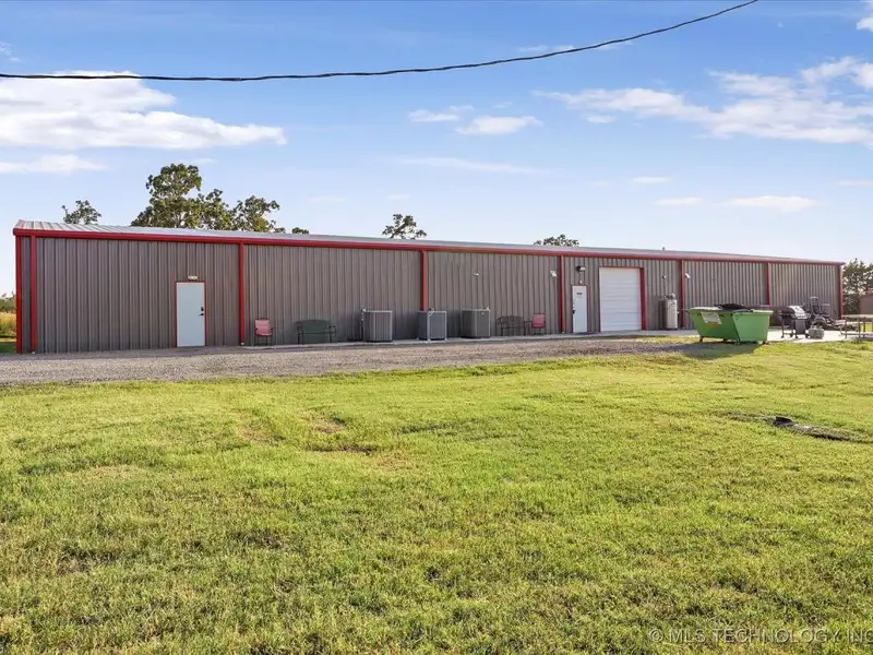 Modern Industrial Property on 9 Acres with Versatile Space and Expansion Potential