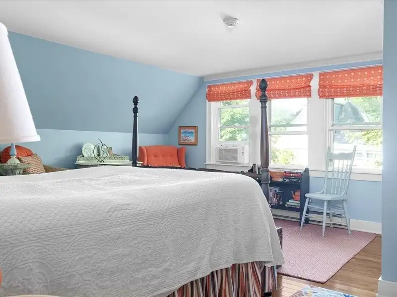 Distinctive Victorian Guest House in Jamestown with 7 Ensuite Bedrooms and Water Views