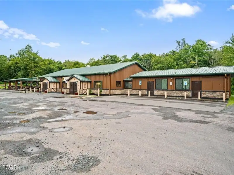 Turn-key Restaurant with Liquor License on 26 Acres in Lake Ariel, Pa