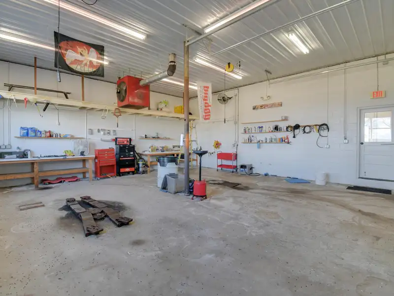Versatile Commercial Space with Garage Bays and Office in Augusta County