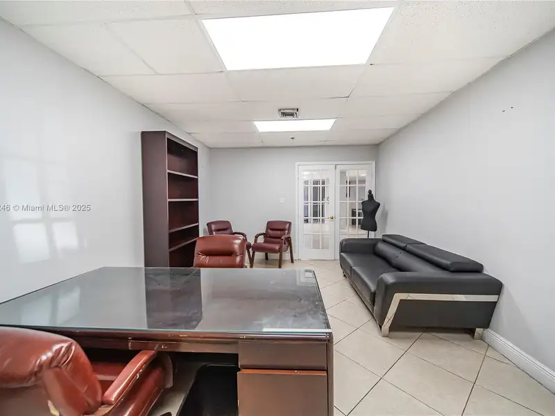 Commercial Property in Doral - Prime Location Near Miami International Airport and Amenities