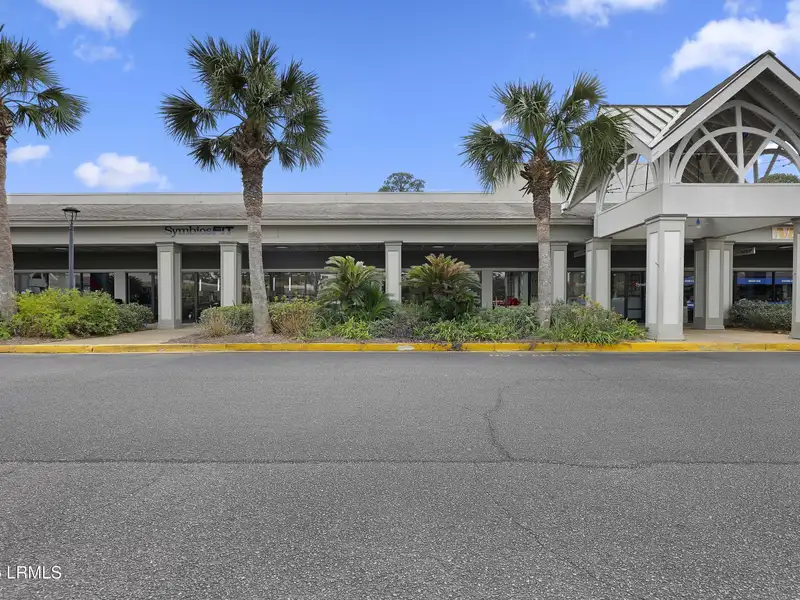 5,000 Sq Ft Retail Sublease in Port Royal Plaza, High Visibility Location