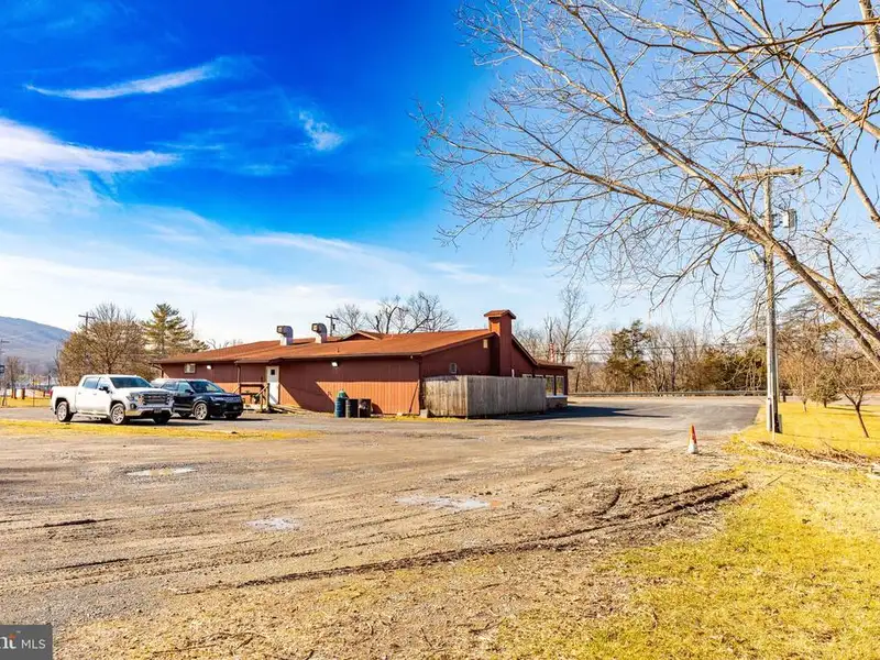 Established Restaurant with Commercial Kitchen and 120+ Seating in Hardy County