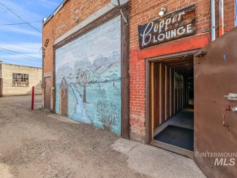Updated Tavern with Liquor License in Historic Downtown Weiser