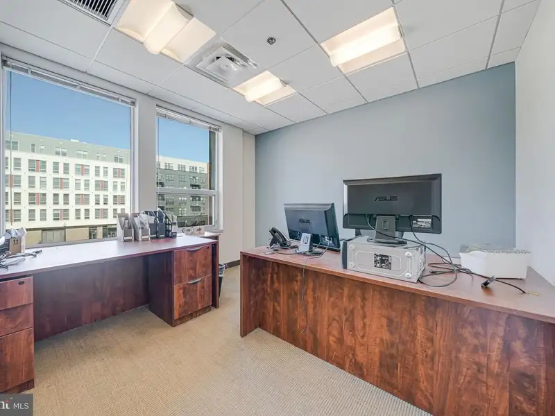 Flexible Office Suite in Prime Falls Church Location - 1,200 Sq Ft, Great Accessibility