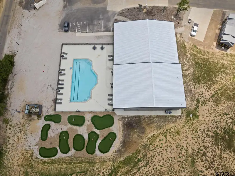 Turnkey Short-term Rental in Twin Lakes Resort, Mount Pleasant - Lakefront Access and Amenities