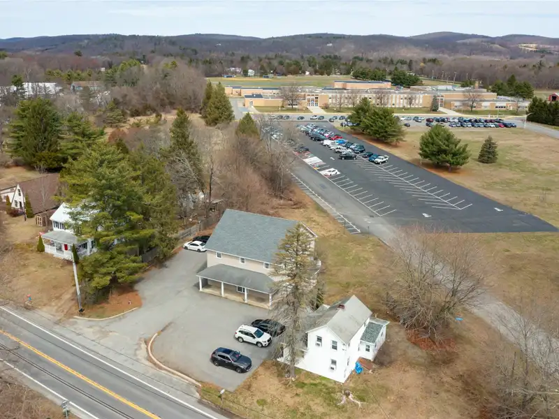 Versatile 1,600 Sq. Ft. Commercial Space in Prime Pine Plains Location