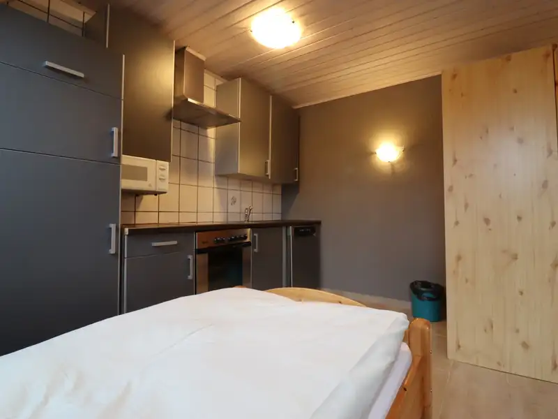 Restaurant and Guest Accommodation with Owner's Apartment in Modernized Facility
