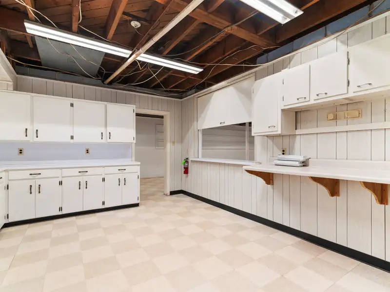 Versatile 3,600+ Sqft Commercial Building for Lease in Bethel Community