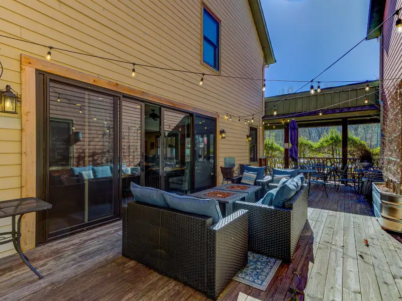 Mixed-use Building with Income Potential in Cashiers, Versatile Spaces Available
