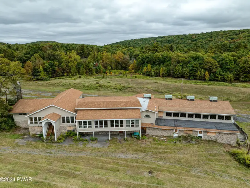 97.29-acre Former Ski Resort with Lodge in the Pocono Mountains