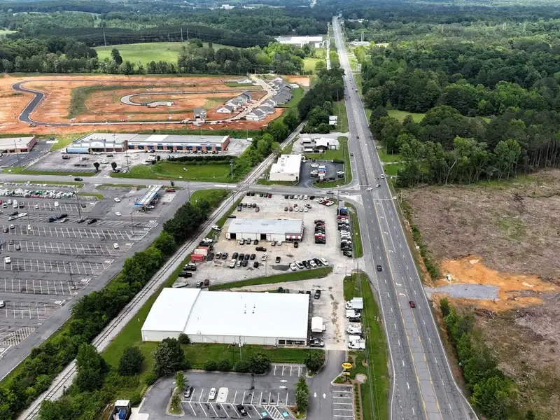 Commercial Strip Center on 3 Acres in Lafayette, Ga Near Walmart Supercenter