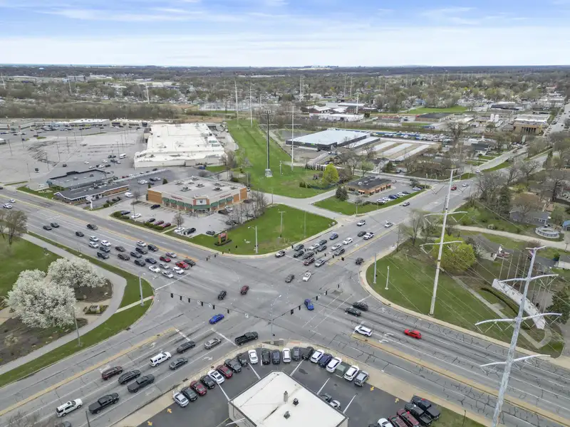 Versatile Multi-tenant Retail/office Space for Lease in Highland, In