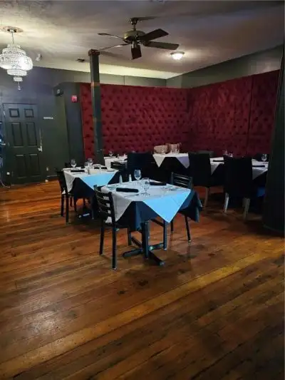 Historic Grand Central Hotel with 15 Suites and Restaurant in Eureka Springs, Ar