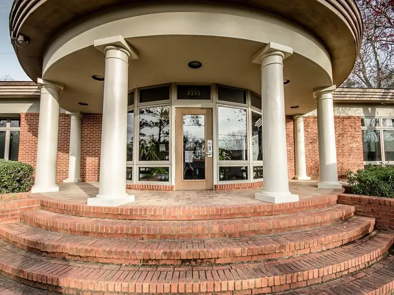 Versatile Commercial Property with Office Space Near I-75 in Valdosta's Business Hub
