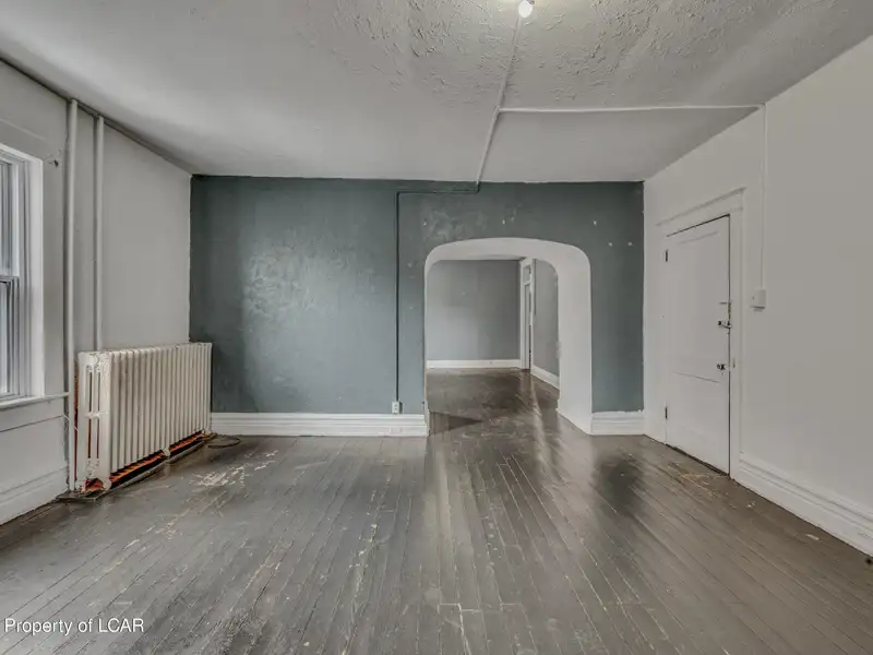 Five-unit Commercial and Residential Building in Prime Location with Recent Upgrades