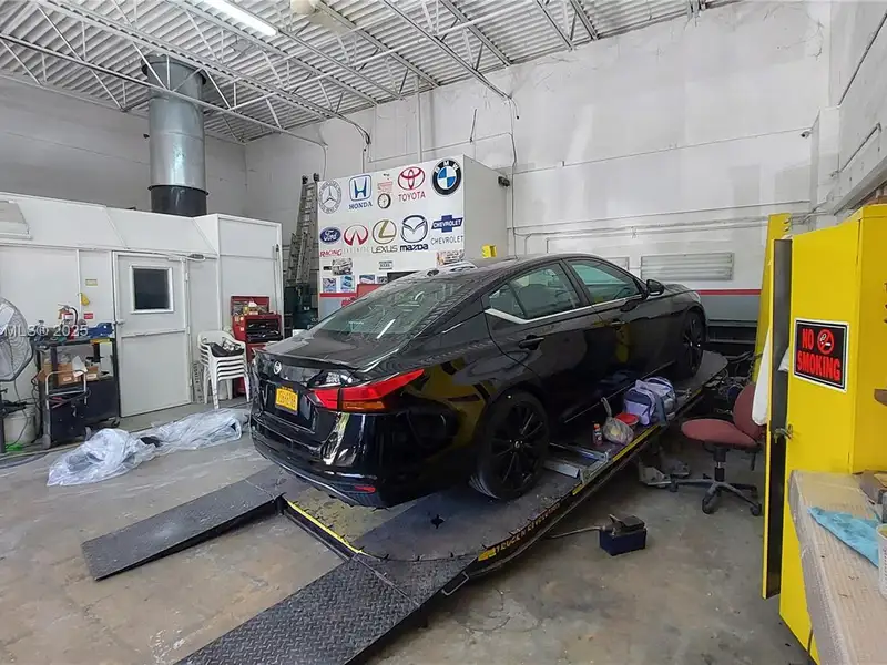 Established Auto Body & Paint Shop for Sale in Prime Davie Location