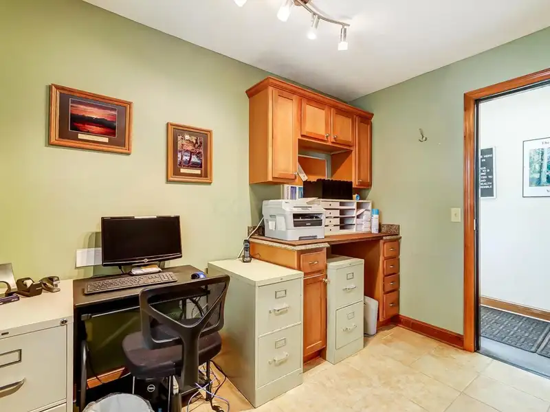 Standalone Commercial Building with Office Suite in Prime Hilliard Location