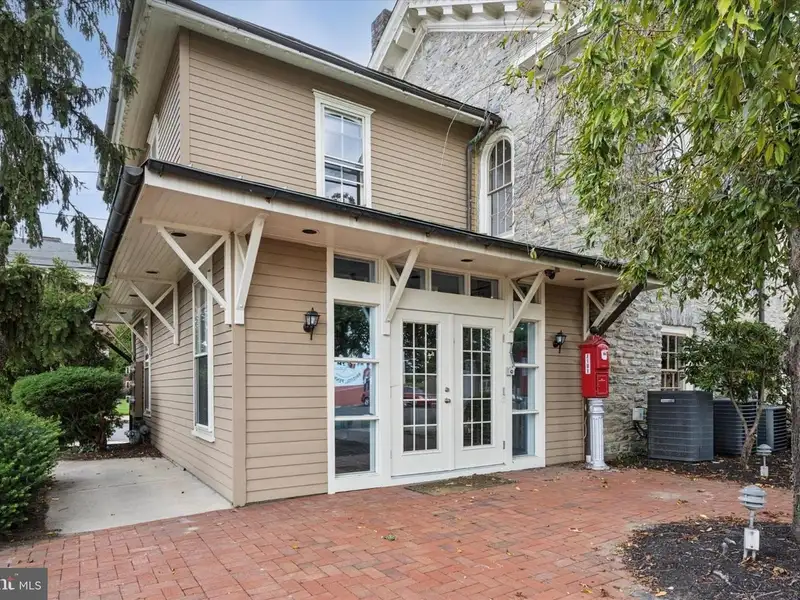 Historic 1906 Commercial Property in Bristol Borough with Versatile Layout and Prime Location