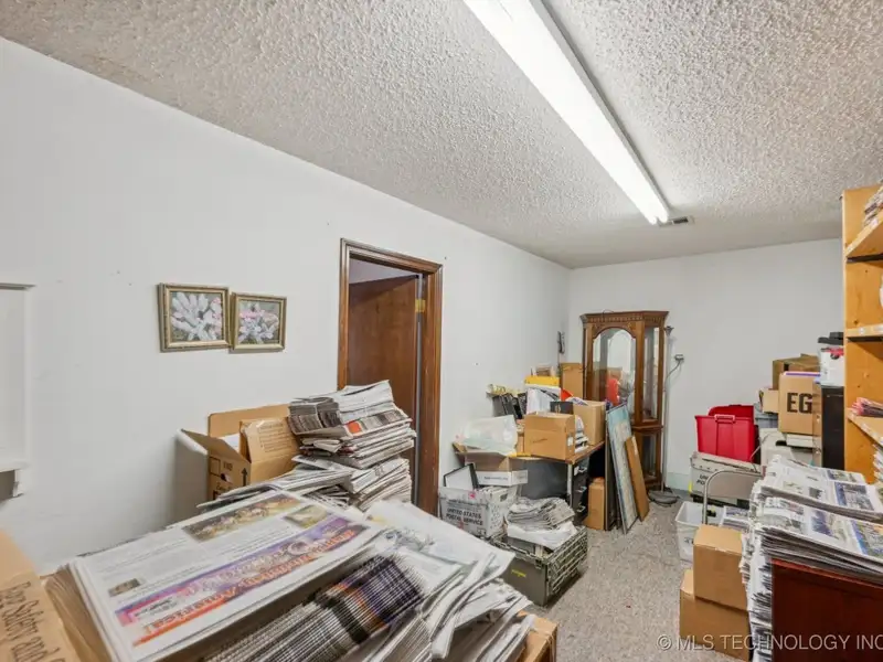 Fully-occupied Office Suite Building in Downtown Checotah with Five Units