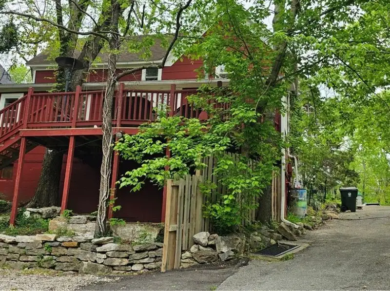 Charming Airbnb Cottage on Historic Loop with Upgrades and Large Entertaining Deck