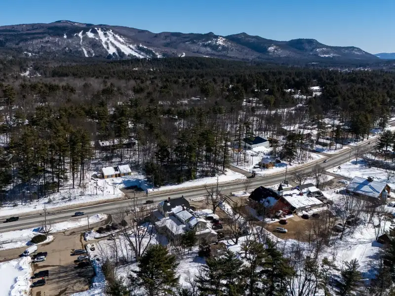 Multi-use Property with Restaurant, Brewery, and Guest Rooms Near Mt. Washington
