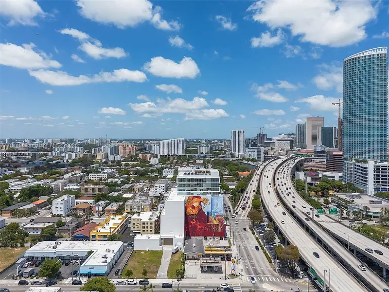 85sf Professional Office Space on 12th Floor Near I-95 and Brickell Area
