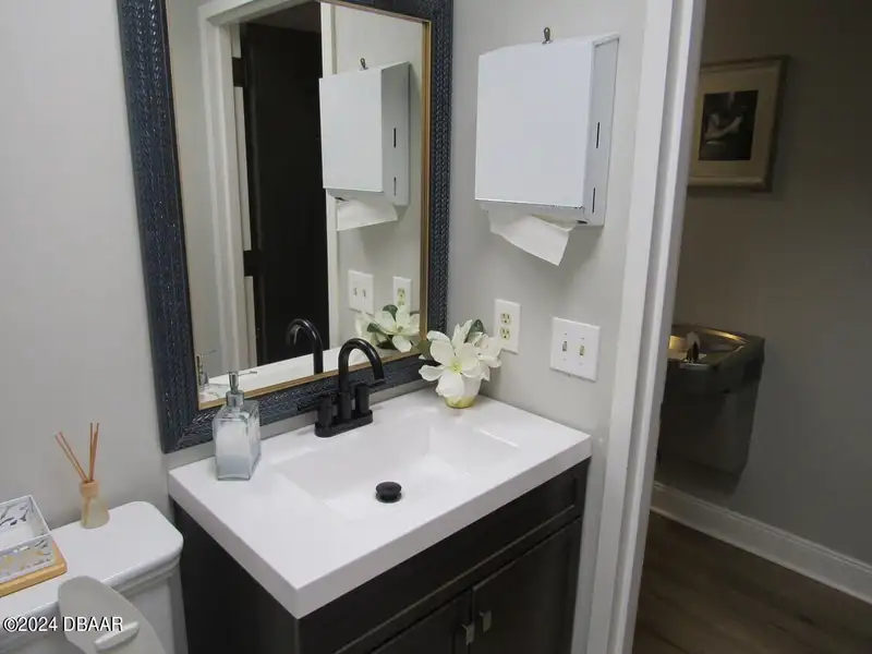 Renovated Medical Suite for Lease in Central Ormond Beach - Ideal for Med-spa or Practice