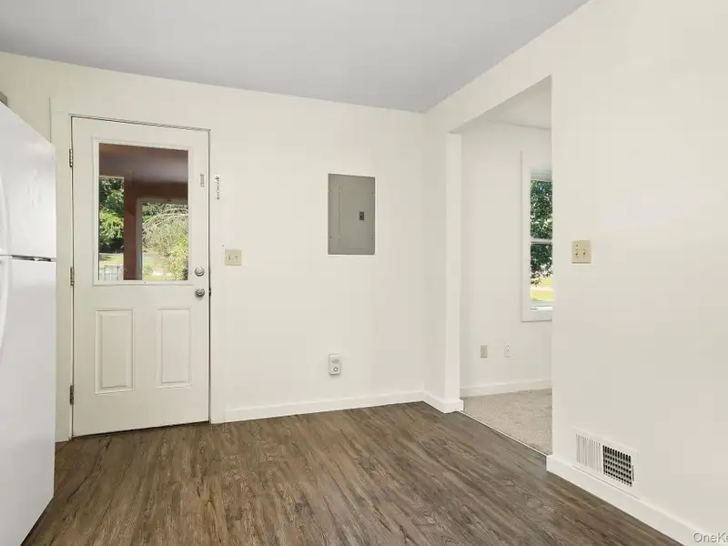 Multi-use Property with Accessory Apartment in High Visibility Location