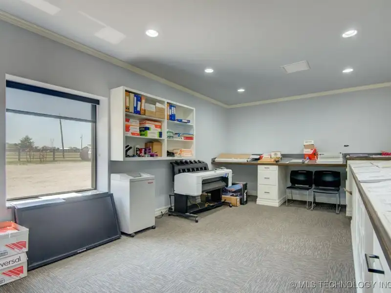 Fully Leased Office/warehouse with Nnn Lease in Prime Location, 45,000 Sf Yard Space