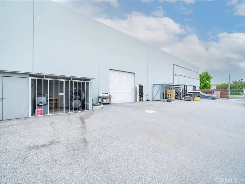 Versatile 21,447 Sq Ft Industrial/office Property in Orange's Thriving Commercial District